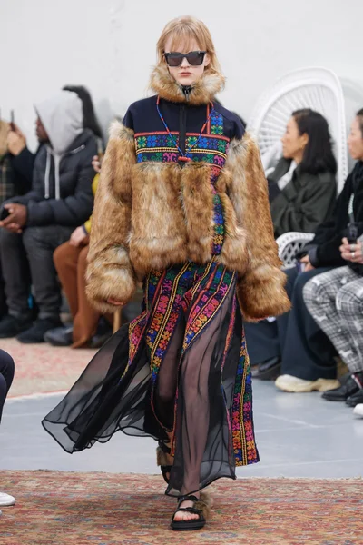 Look 29